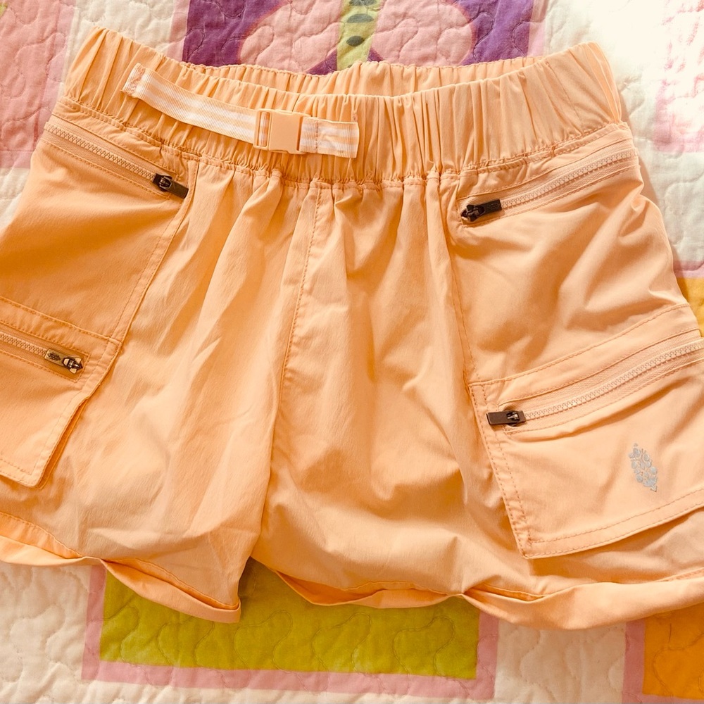 Free People Movement Belted Cargo/Trail Shorts Sz. XS 4-Zip Pockets NWOT!